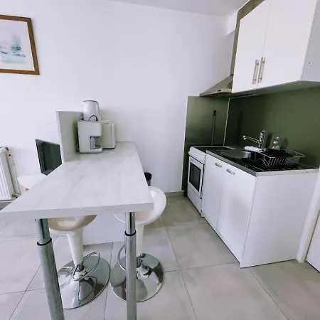 Beau Entre Paris Et Disneyland-proche Centrex Apartment